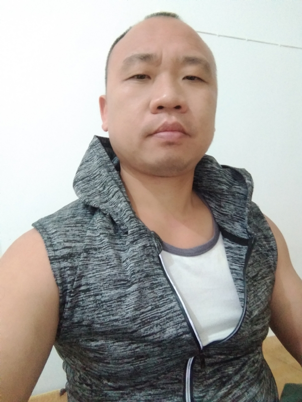 whm的第二张照片--泉州征婚网