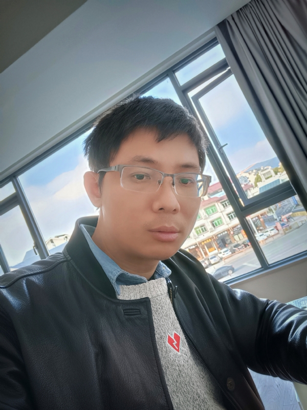 也许只是缺少一个拥抱的第二张照片--泉州征婚网