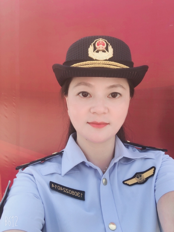 明明的第一张照片--泉州征婚网